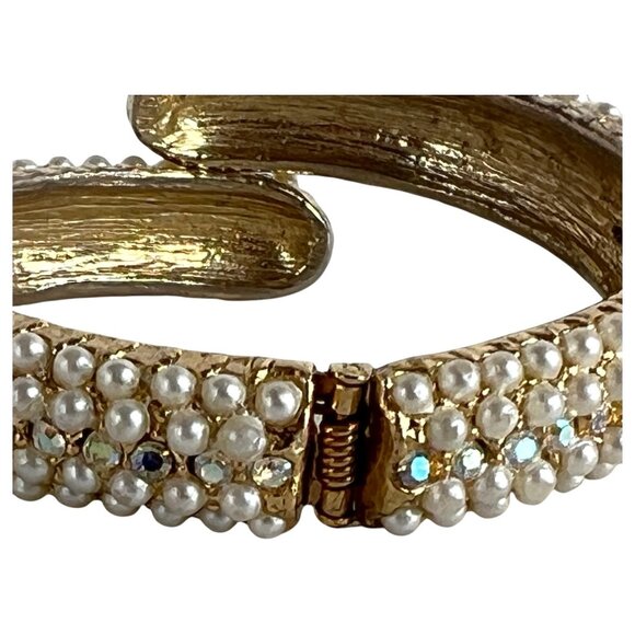 Vintage Faux Pearl And Rhinestone Hinged Bracelet Gold Tone Cuff Wrap Clamper - Picture 4 of 10